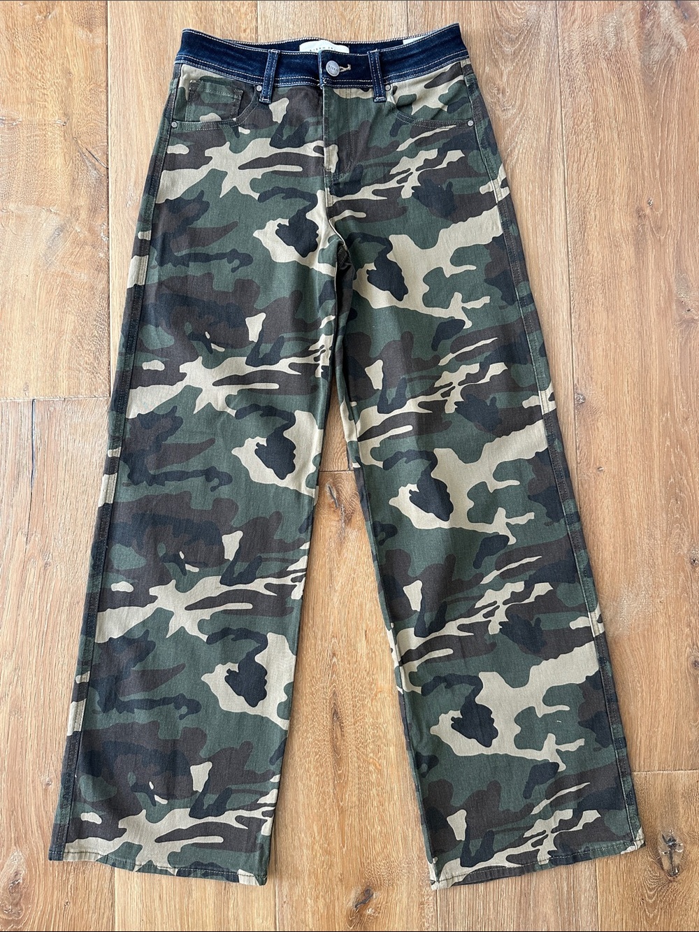 NWOT Risen Camo Mid Rise Wide Straight Leg Jeans Size 26